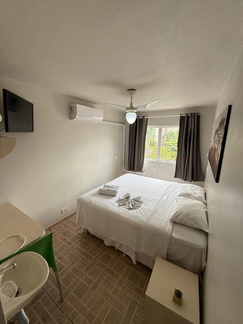 Esquina Batel - Hotel Economico Куритиба Экстерьер фото
